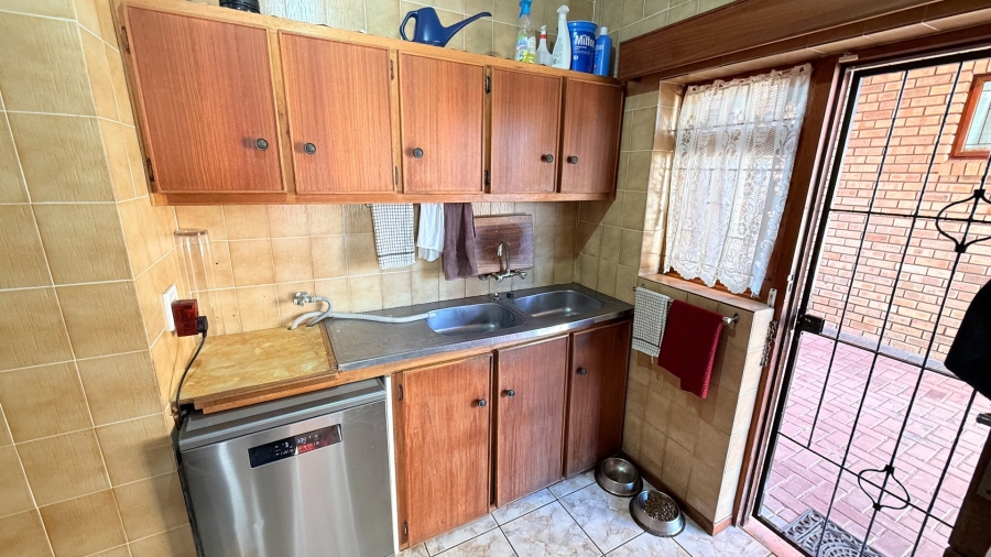 To Let 3 Bedroom Property for Rent in Heiderand Western Cape